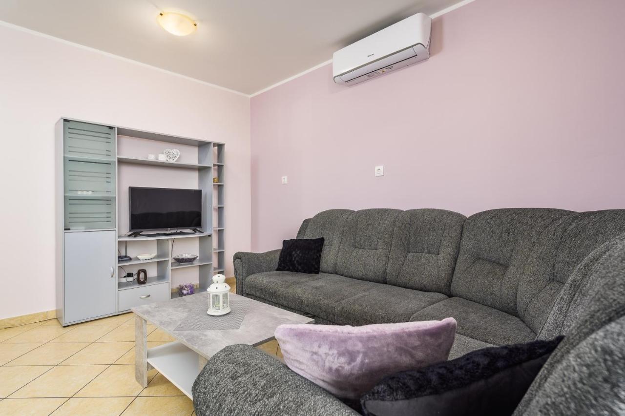 Apartments With A Parking Space Lovran, Opatija - 7869 Exterior foto
