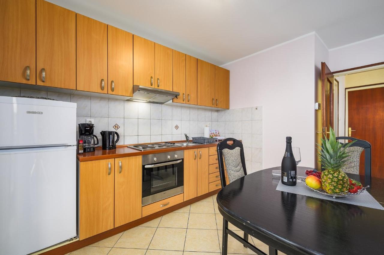 Apartments With A Parking Space Lovran, Opatija - 7869 Exterior foto